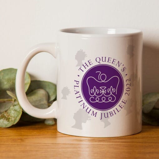 Queen's Platinum Jubilee Mug - 70 Years, Queen Elizabeth, ER, Royal Family 2022 - Image 2